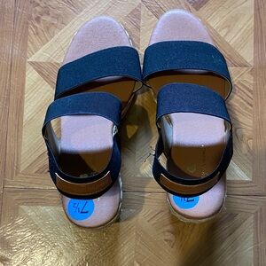 Tommy Bahama Black and Tan Sandals